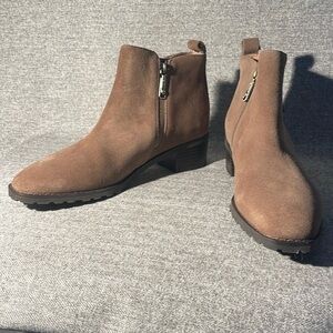 Blondo USA Samara Waterproof Bootie. NEW